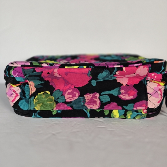 Vera Bradley Blush & Brush Cosmetic Case In "Hilo Meadow" Travel Floral - Picture 8 of 11